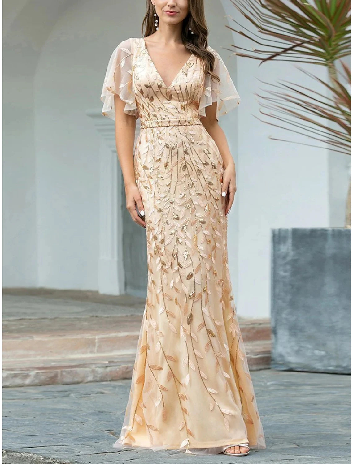 Vestido de sirena/trompeta para madre de la novia, para invitada de boda, brillo y resplandor, elegante, escote en V, largo hasta el suelo, con lentejuelas, manga corta con pliegues y lentejuelas